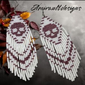 Beaded Earrings dangly skull heads